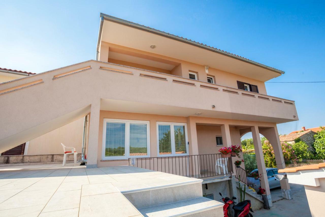 Holiday Apartment Ivica Milohnici Экстерьер фото